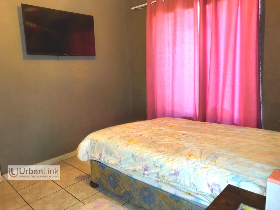 3 Bedroom Property for Sale in Safari Gardens North West